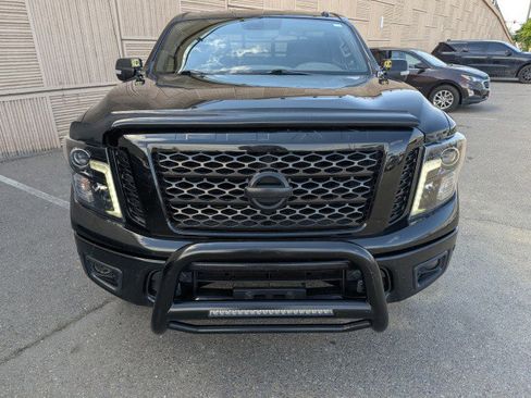Used 2018 Nissan Titan SV w/ SV Convenience Package AWD/4WD image 7