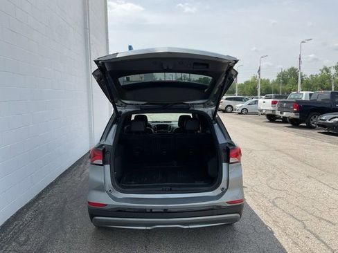 Used 2024 Chevrolet Equinox RS image 7