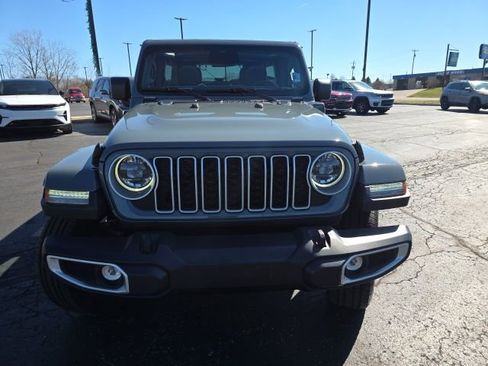 Used 2025 Jeep Wrangler Unlimited Sahara w/ Safety Group image 9