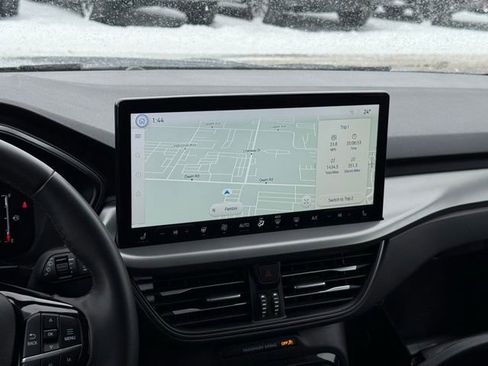 Certified 2024 Ford Escape Base image 3