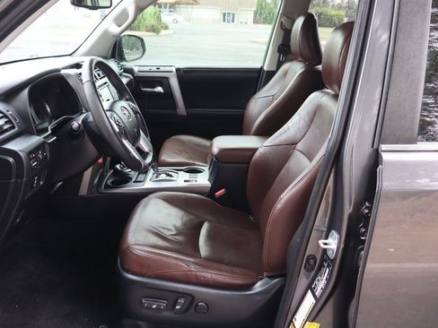 Used 2016 Toyota 4Runner Limited AWD/4WD image 19