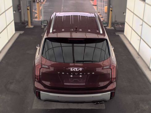 Used 2024 Kia Telluride S w/ S Sunroof Package FWD image 17