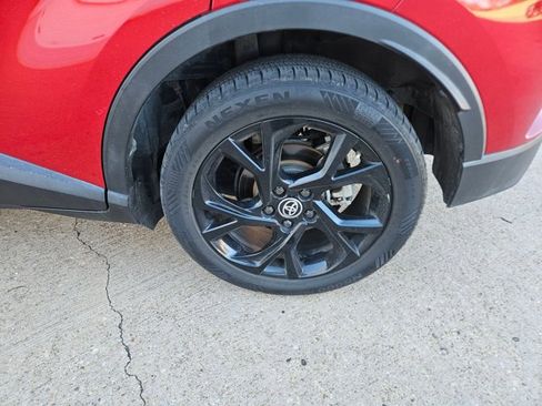 Used 2021 Toyota C-HR Nightshade image 9