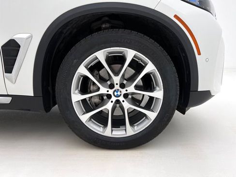 Certified 2024 BMW X5 xDrive40i w/ Premium Package AWD/4WD image 33