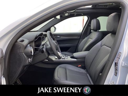Used 2023 Alfa Romeo Stelvio Ti image 12