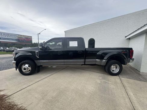 Used 2022 Ford F350 Lariat w/ Lariat Ultimate Package AWD/4WD image 2