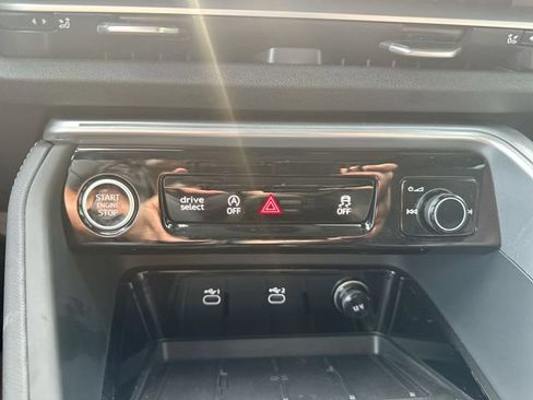 Used 2025 Audi Q5 Premium w/ Convenience Package AWD/4WD image 38