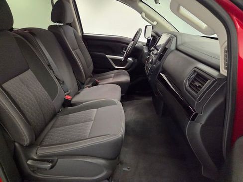 Used 2022 Nissan Titan SV RWD image 16