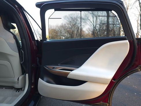 Used 2025 Lucid Air Pure image 23