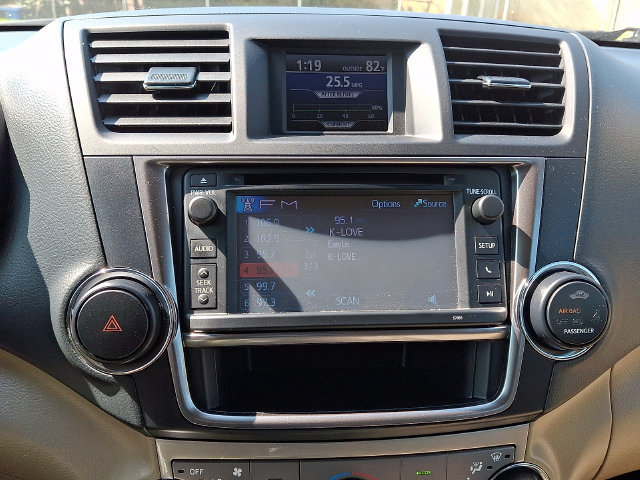 Used 2013 Toyota Highlander FWD image 16