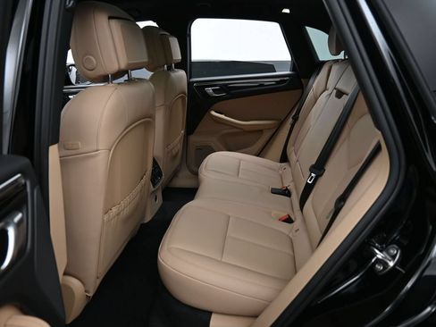 Certified 2026 Porsche Macan AWD/4WD image 25