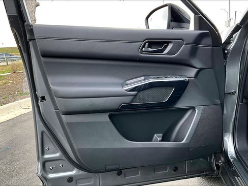 New 2026 Nissan Pathfinder SV image 10