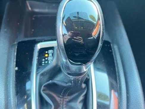 Used 2017 Nissan Rogue SV w/ SV Premium Package image 30