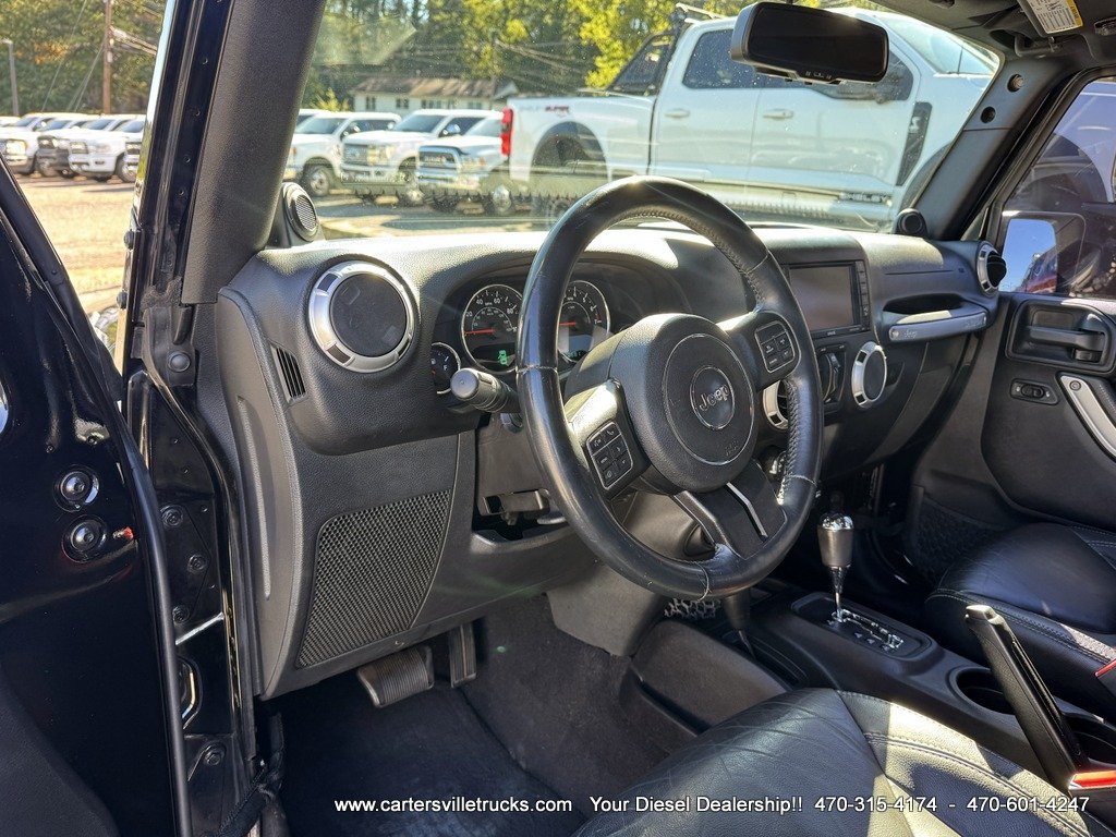 Used 2014 Jeep Wrangler Unlimited Sahara w/ Connectivity Group AWD/4WD image 13