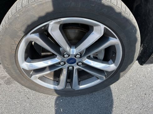 Used 2017 Ford Edge Sport image 5