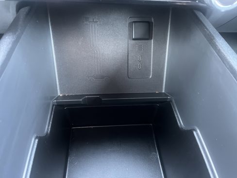 Used 2025 Chevrolet Silverado EV W/T image 31