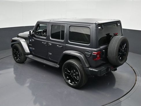 Used 2021 Jeep Wrangler Unlimited Sahara w/ Cold Weather Group AWD/4WD image 21