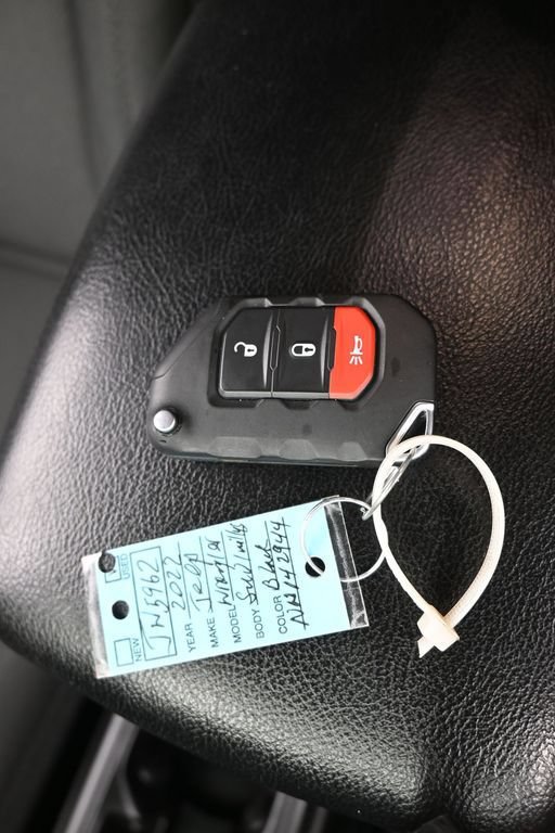 Used 2022 Jeep Wrangler Sport AWD/4WD image 27