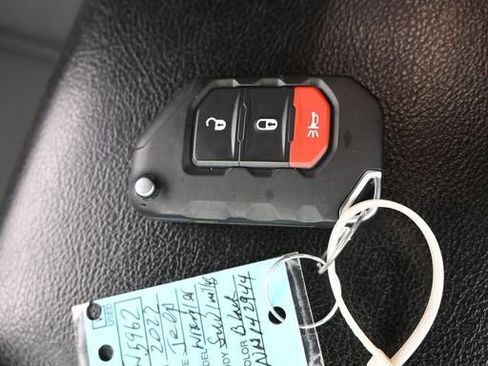 Used 2022 Jeep Wrangler Sport AWD/4WD image 27