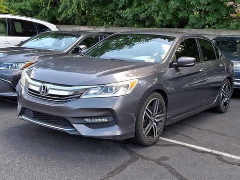 Used 2017 Honda Accord Sport Special Edition image 3
