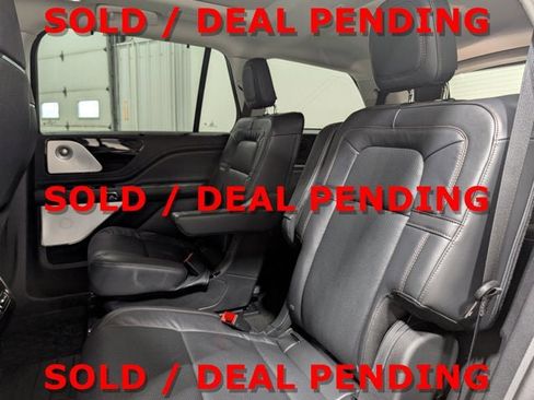 Used 2025 Lincoln Aviator Reserve w/ Equipment Group 201A image 16