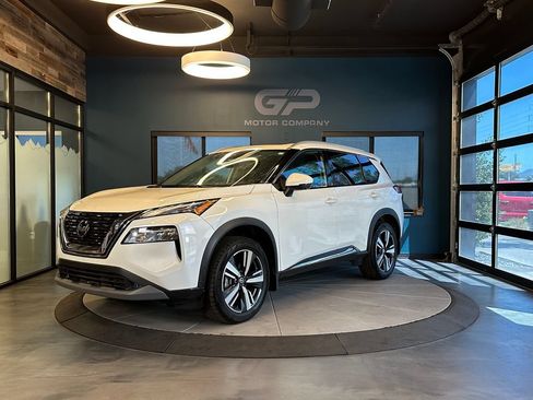 Used 2021 Nissan Rogue SL AWD/4WD image 7