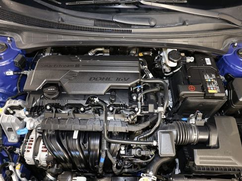 Used 2025 Hyundai Elantra Limited FWD image 36