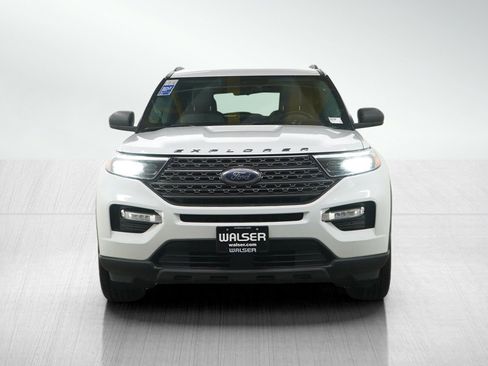 Used 2021 Ford Explorer XLT w/ XLT Sport Appearance Package image 8