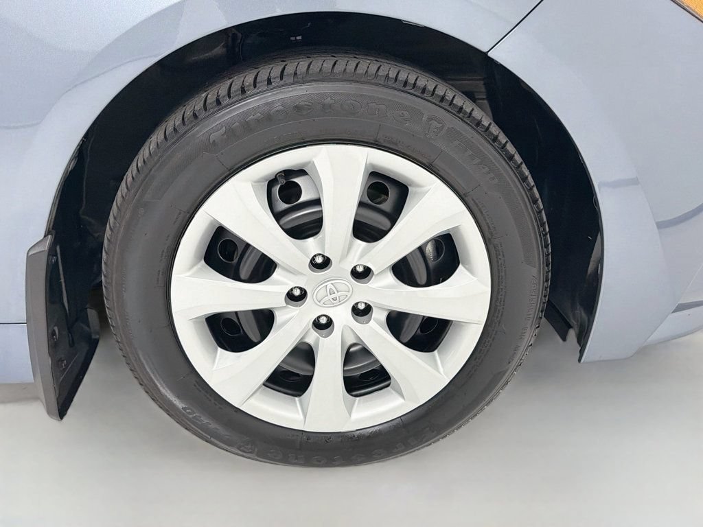Used 2024 Toyota Corolla LE FWD image 32