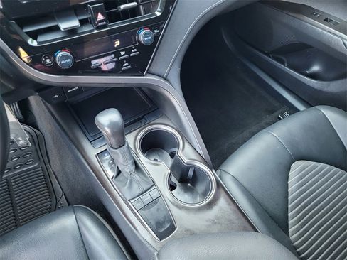 Used 2022 Toyota Camry SE image 20