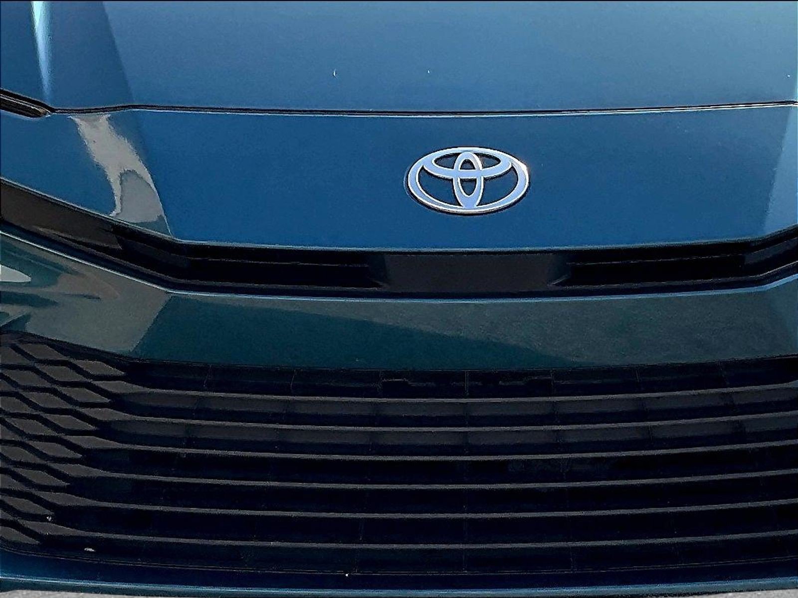 Used 2025 Toyota Camry LE FWD image 35