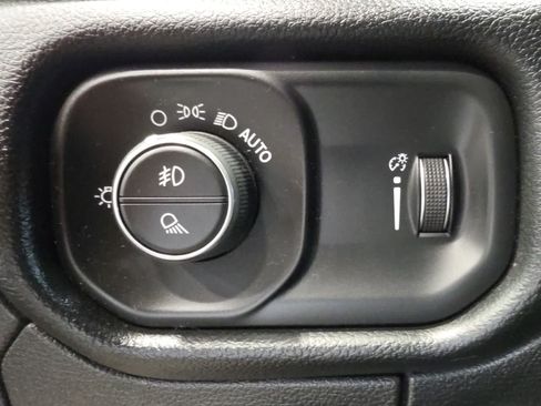 Used 2021 RAM 1500 Big Horn AWD/4WD image 18