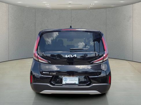 Used 2025 Kia Soul LX w/ LX Technology Package FWD image 4