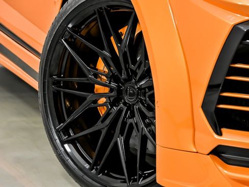 Used 2021 Lamborghini Urus AWD/4WD image 4