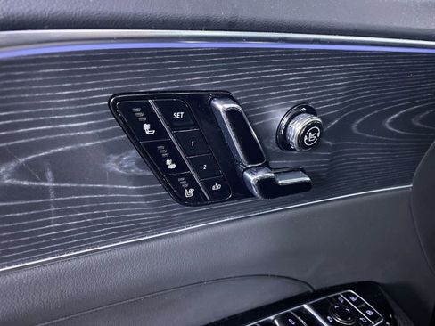New 2025 Cadillac Lyriq Luxury w/ LPO, Floor Liner Package AWD/4WD image 10
