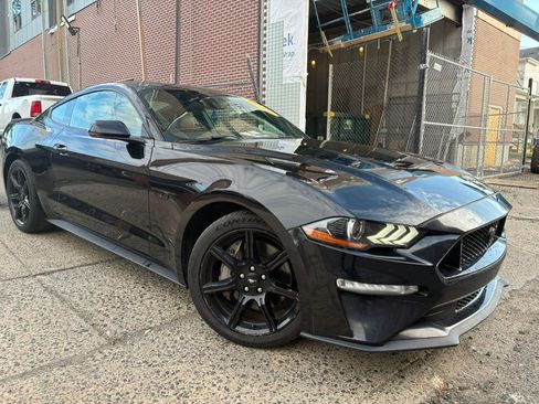 Used 2019 Ford Mustang GT Premium w/ Black Accent Package RWD image 3