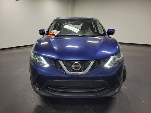 Used 2019 Nissan Rogue Sport SV image 2