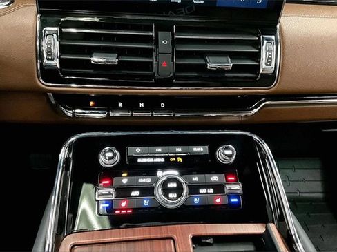 Used 2023 Lincoln Navigator Reserve image 27
