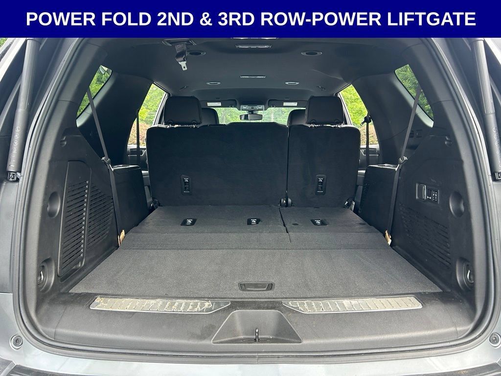 Used 2022 Chevrolet Tahoe RST w/ Luxury Package RWD image 17
