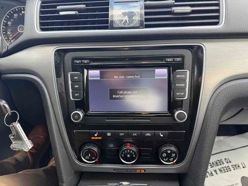 Used 2014 Volkswagen Passat 2.5 SE image 27