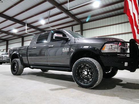 Used 2018 RAM 2500 Laramie w/ Off Road Package AWD/4WD image 17
