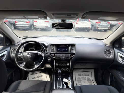 Used 2018 Nissan Pathfinder SV AWD/4WD image 11