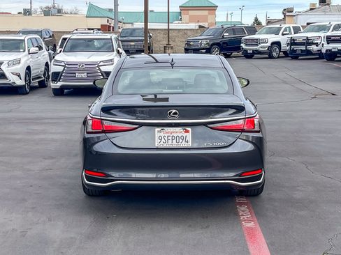 Certified 2025 Lexus ES 300h w/ Premium Package image 3
