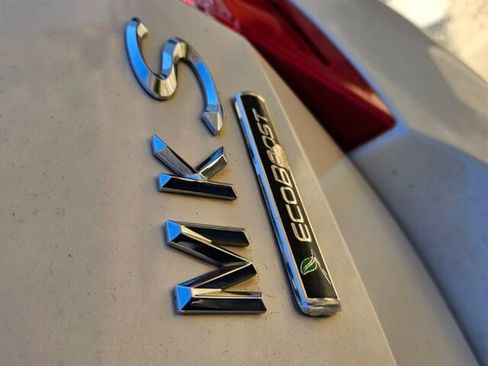 Used 2014 Lincoln MKS AWD image 11