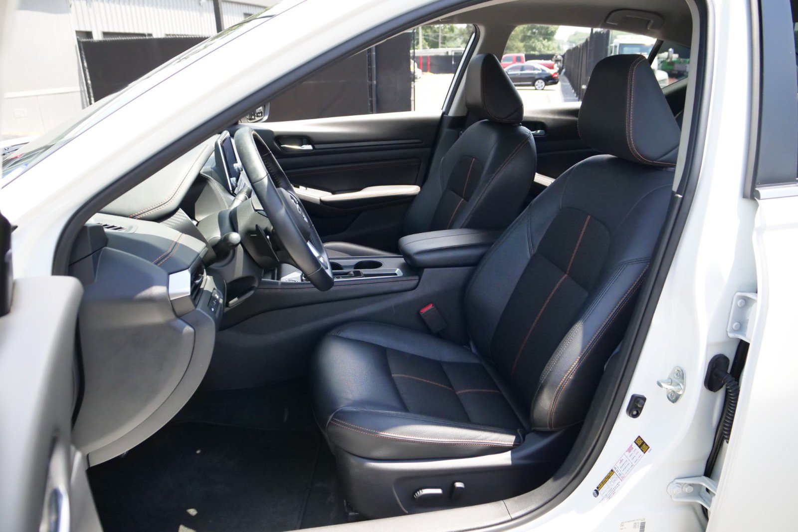 Used 2020 Nissan Altima 2.5 SR FWD image 3