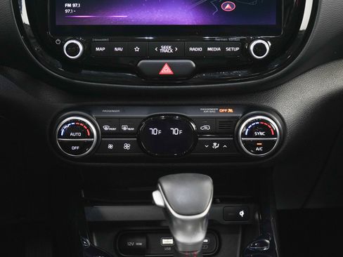 Used 2024 Kia Soul GT-Line w/ GT-Line Technology Package FWD image 18