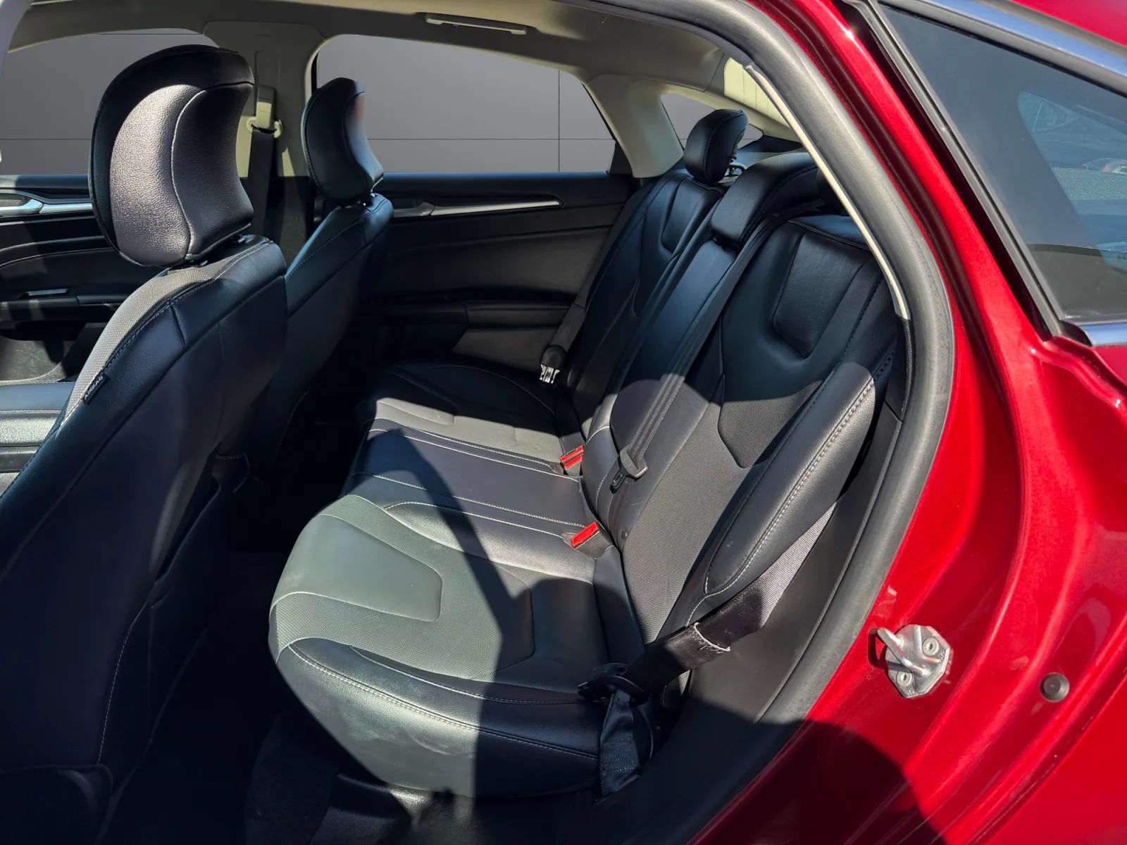 Used 2019 Ford Fusion Titanium FWD image 19