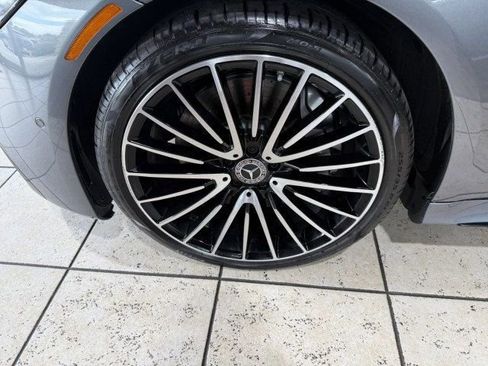 Used 2022 Mercedes-Benz S 580 4MATIC Sedan w/ AMG Line Package image 7