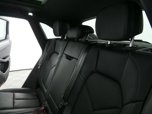 New 2026 Porsche Macan image 25