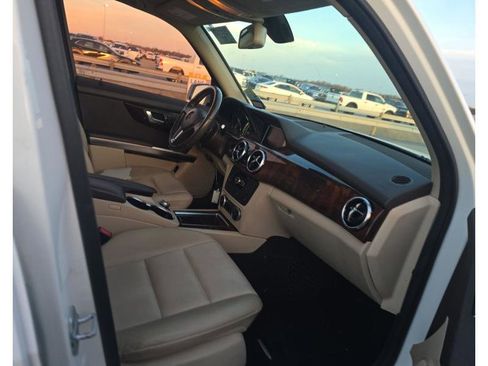 Used 2014 Mercedes-Benz GLK 350 2WD image 26
